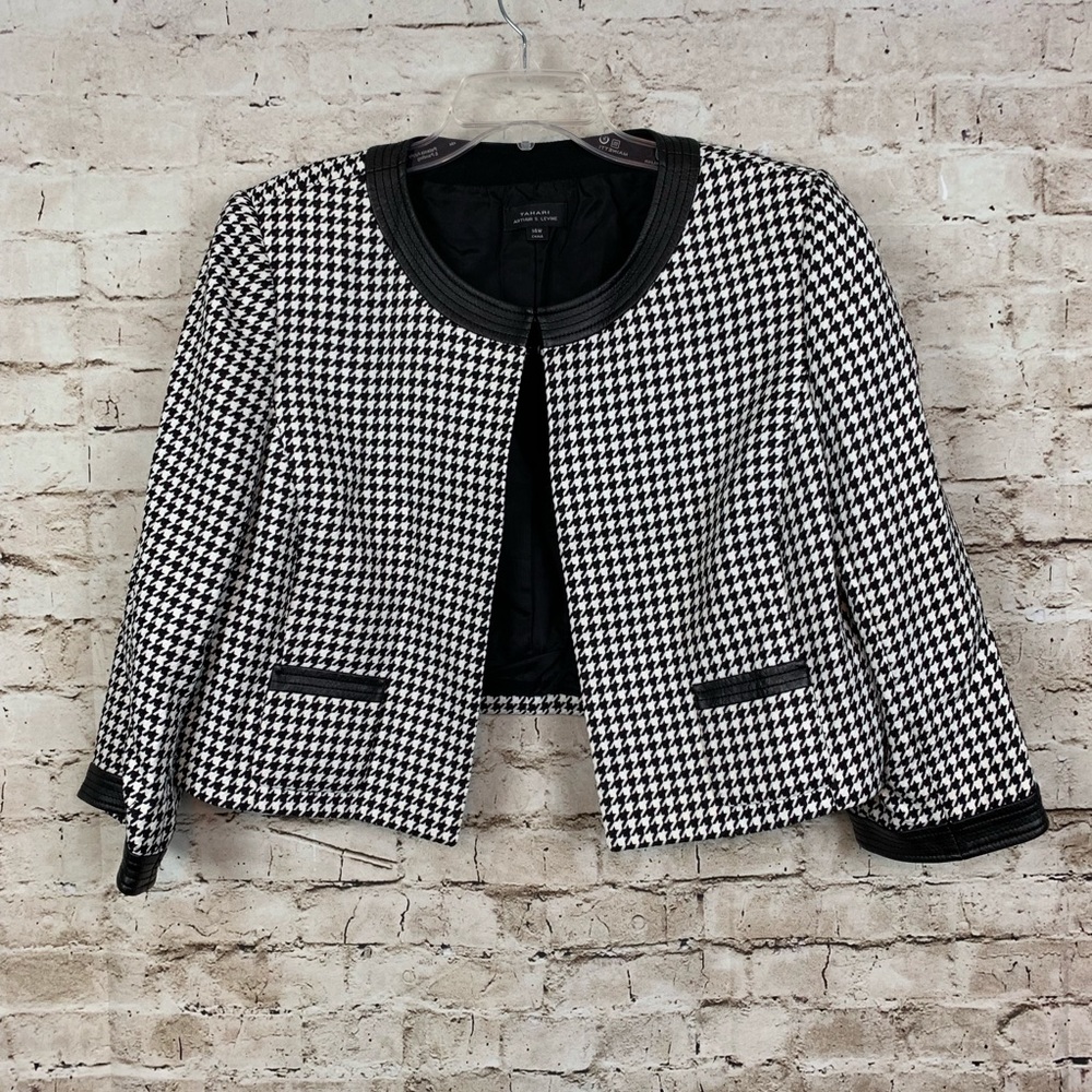 Tahari Arthur S Levine Size 14W Cropped Jacket